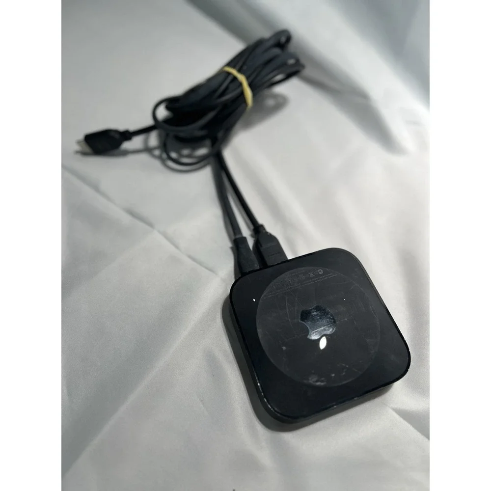 Apple TV (3rd Generation) 8GB Digital HD Media Streamer - Black W/HDMI